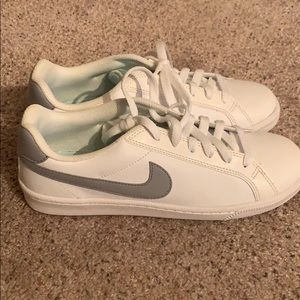NWOT Nike SB Women’s